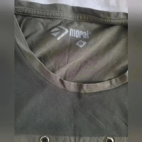 Olive green short sleeves top - Picture 2 of 3